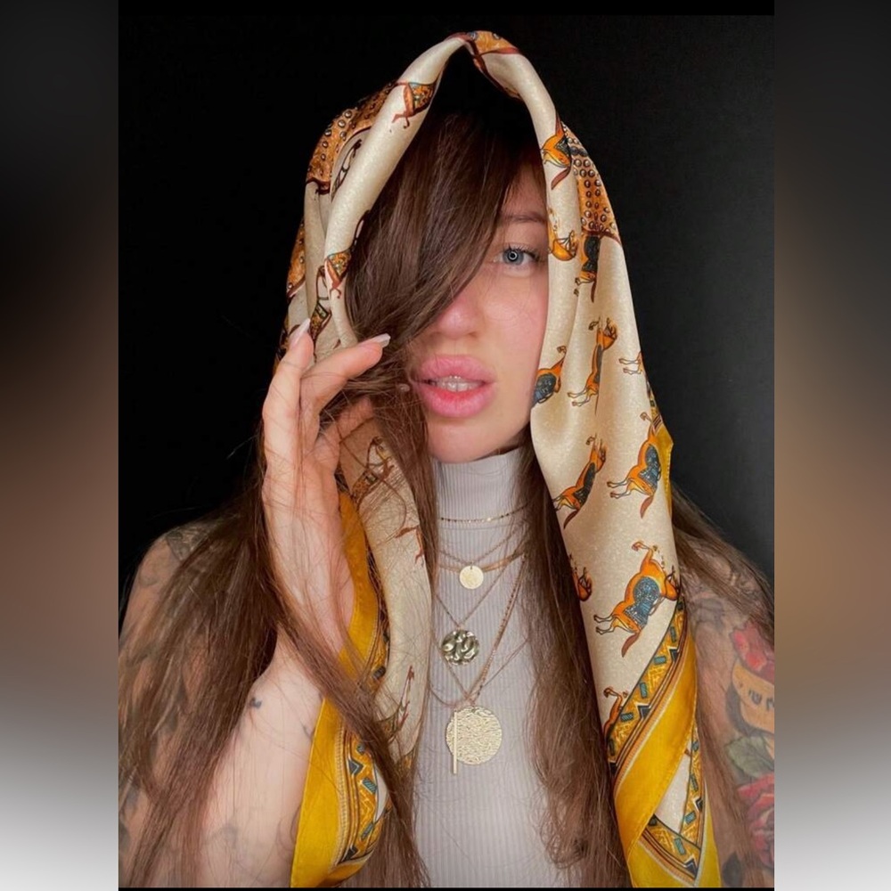 Elegant Yellow and Cream Scarf S1 - Picture 3 of 3